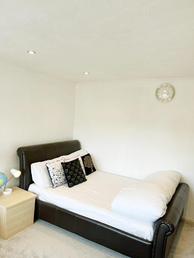 Blessings Of Peace Home Away From Home Cardiff Eksteriør bilde