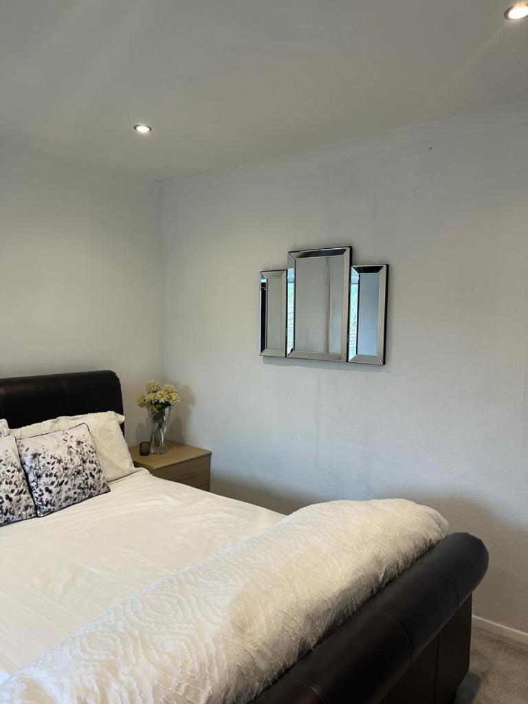 Blessings Of Peace Home Away From Home Cardiff Eksteriør bilde