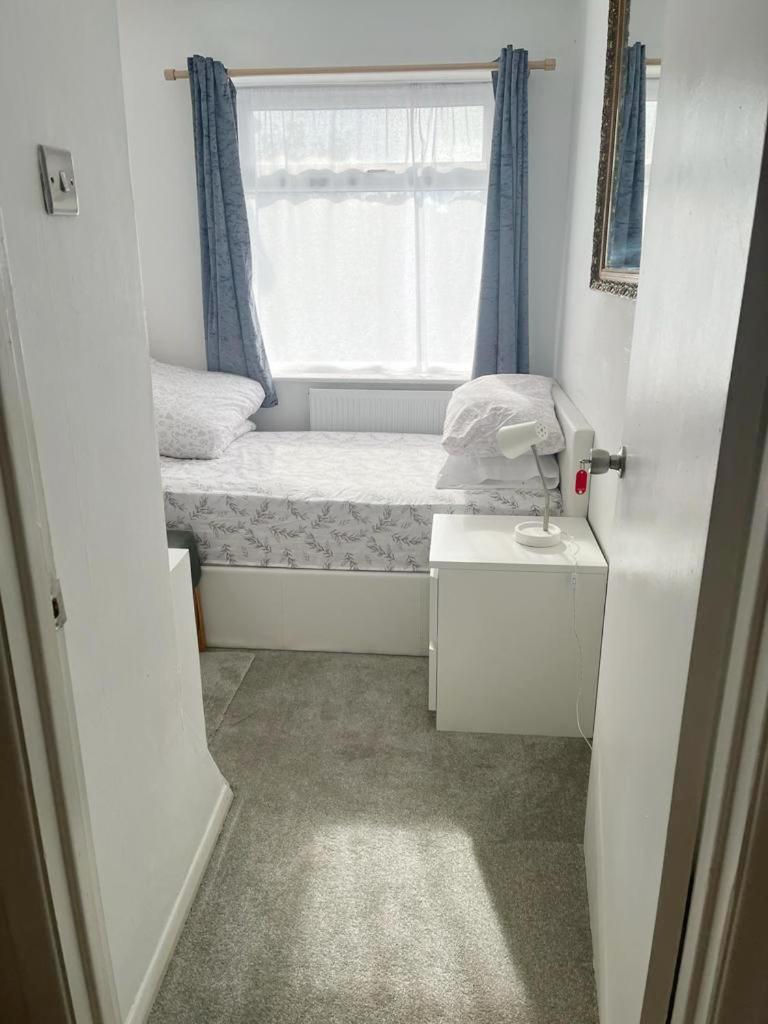 Blessings Of Peace Home Away From Home Cardiff Eksteriør bilde